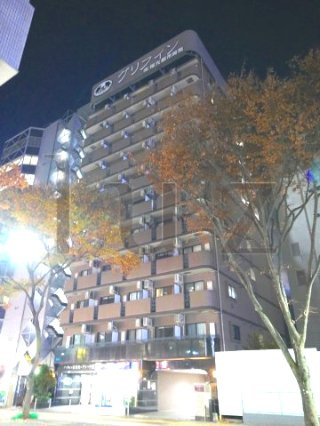 グリフィン新横浜アリーナ前の外観