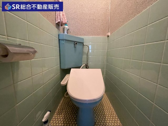 吉田3丁目中古戸建のトイレ|トイレ2か所有☆2階トイレには温水洗浄便座もございます♪
