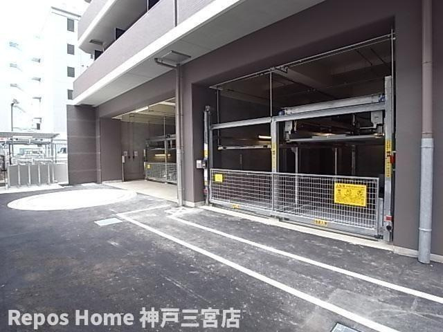 S-RESIDENCE神戸磯上通の駐車場