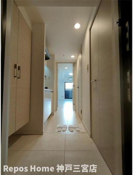 S-RESIDENCE神戸磯上通の玄関