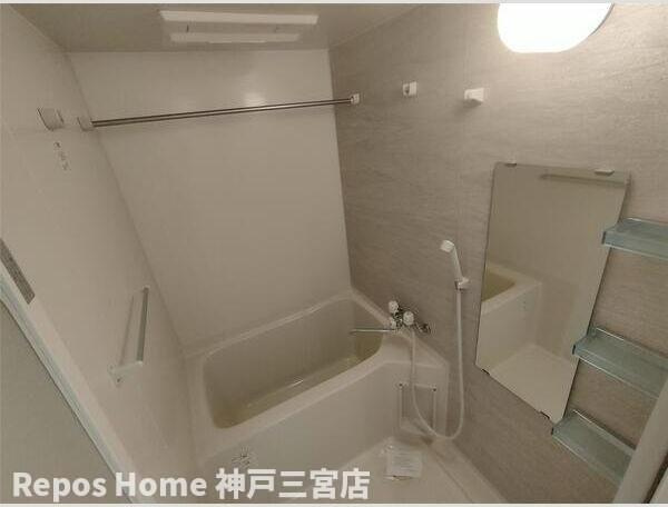 S-RESIDENCE神戸磯上通の浴室