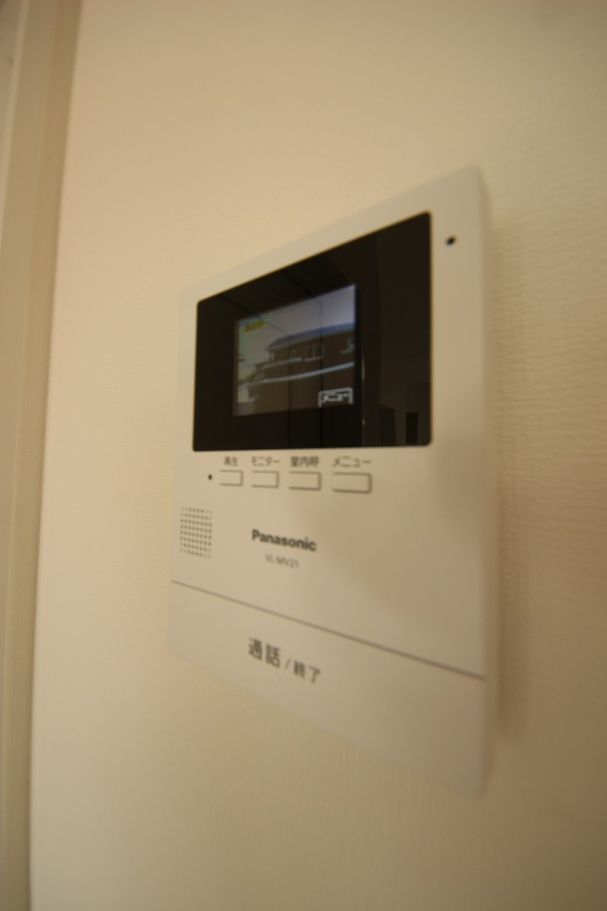 ベイリーフBのセキュリティ|TVインターホン。外部モニターでだれが訪問してきたのか、見ることができます。