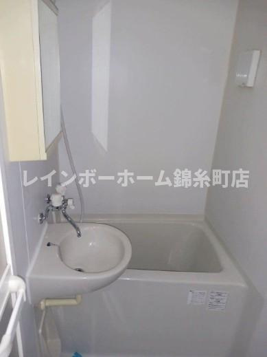 ウェルス中葛西の浴室