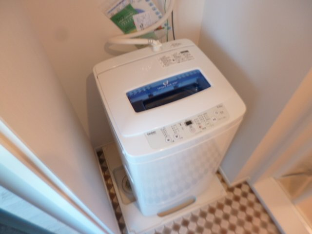 府中市白糸台４丁目のアパートの洗面所