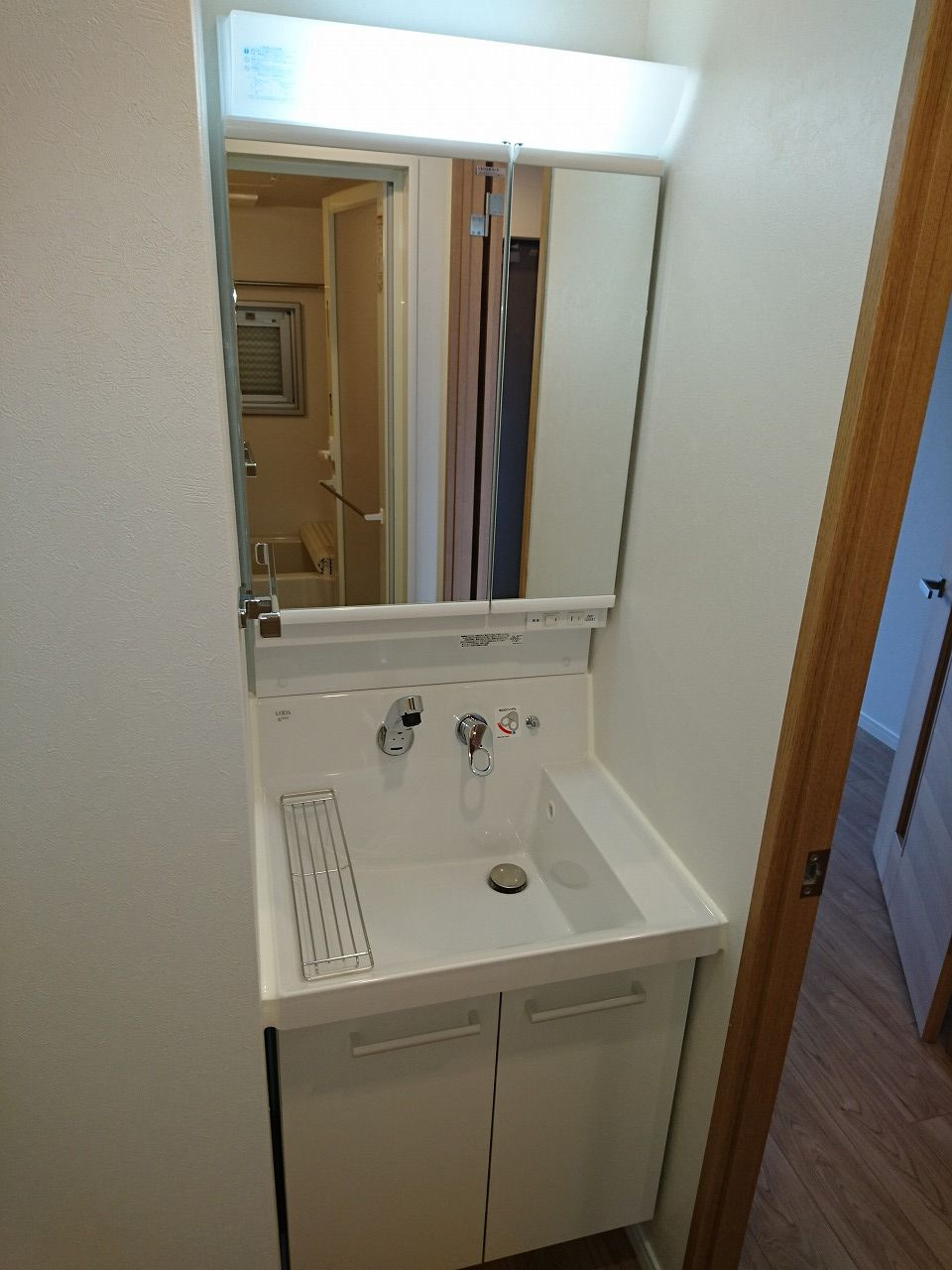 新品家具付きマンション箱崎25(KaGood福岡)の独立洗面台