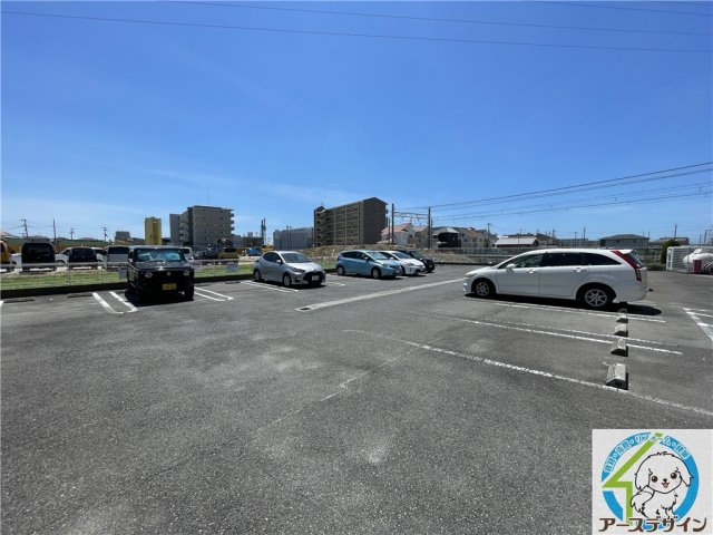 ヴィオラ壱番館Aの駐車場