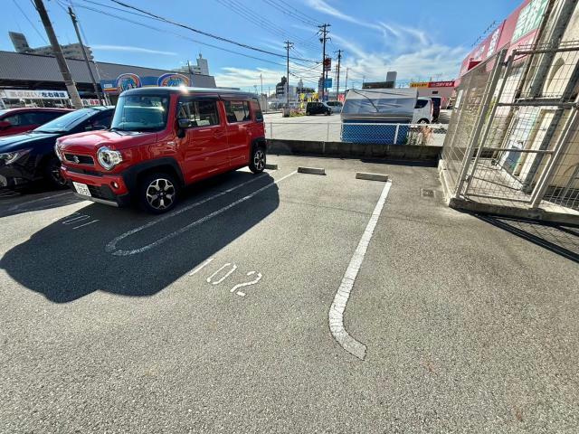 アルベージュ今宿の駐車場