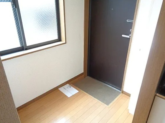 中野区本町１丁目の賃貸マンションの玄関
