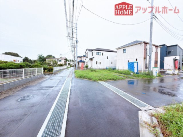 [新築住宅] 坂戸市鎌倉町 全6区画の前面道路含む現地写真