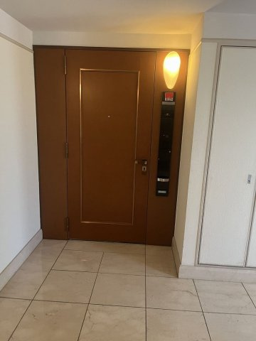 一番町マナーハウスの玄関
