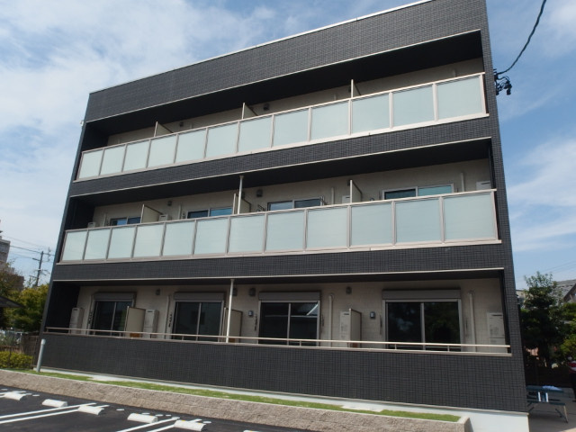ピラストロ岡崎の外観