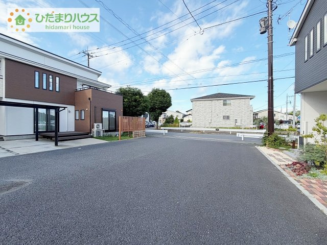 【周辺】 | つくば市松代1丁目　中古戸建 | 開発分譲地内。駐車2台もラクラクです。