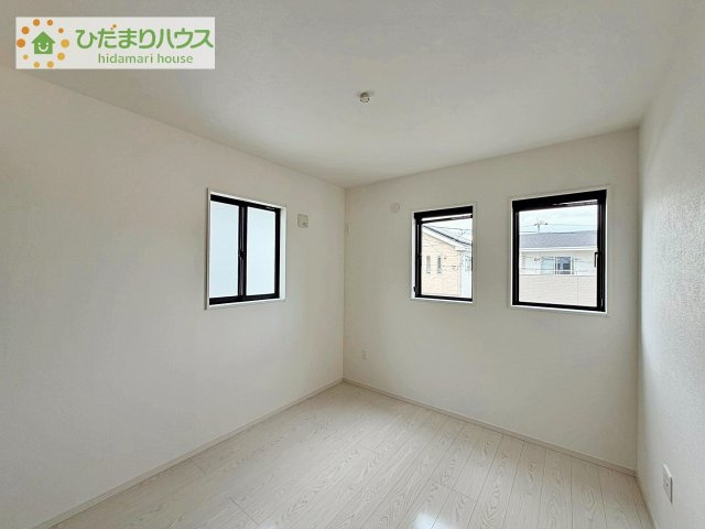 【洋室】 | つくば市松代1丁目　中古戸建 | 5LDKタイプなので、ご家族に併せてお部屋選びをいただけます。