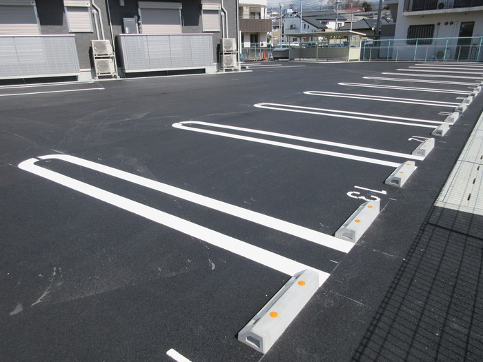 ソレイユの駐車場