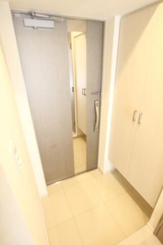 ＲＥＸＺＹ西川口ＡＺの玄関