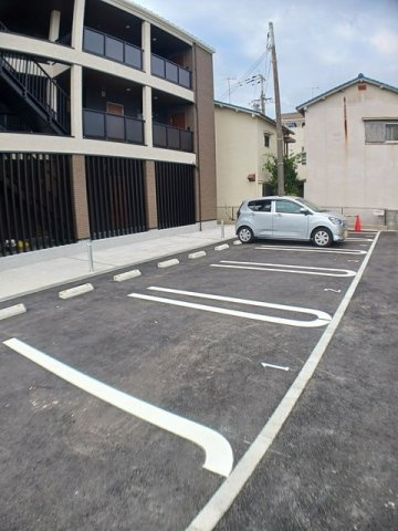ルポ舞子弐番館の駐車場|駐車場です