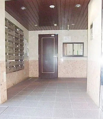 ルーブル三軒茶屋のロビー