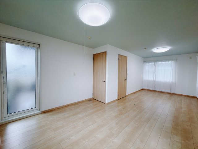 【中古戸建】高崎市三ツ子沢町の洋室|■2階洋室｜子供部屋のメリットは「自立心を養うことができる」「自分で整理整頓できるようになる」そして、お子様が成長した際には「プライバシーを確保できる」といい事だらけ♪