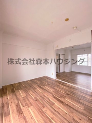 【洋室】 | 　ビレッジハウス私部3号棟 | 落ち着いた色調の洋室です