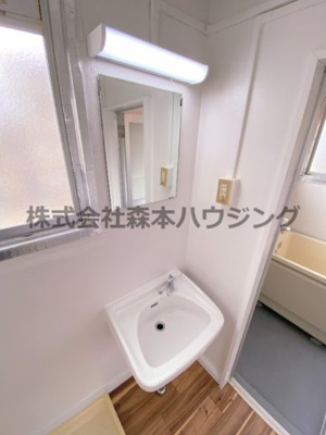 【独立洗面台】 | 　ビレッジハウス私部3号棟 | 独立洗面台で身支度をすべて済ませてしまいましょう