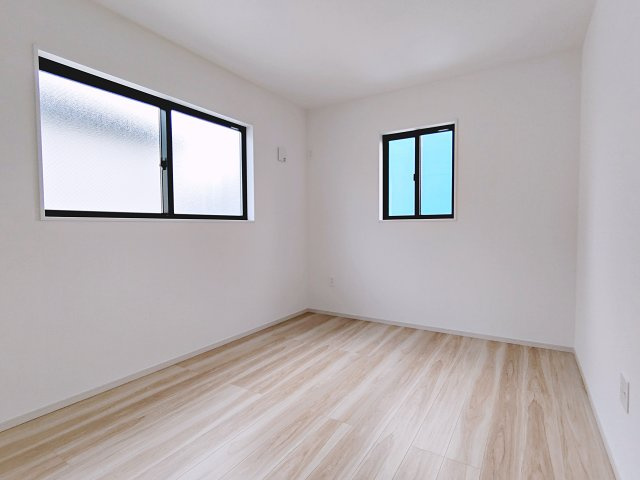 新築戸建・新築建売　郡山市緑町2期　桃見台小・第五中の洋室|6帖の洋室は自然光が長時間入る2面採光で明るく気持ちの良いプライベート空間です！