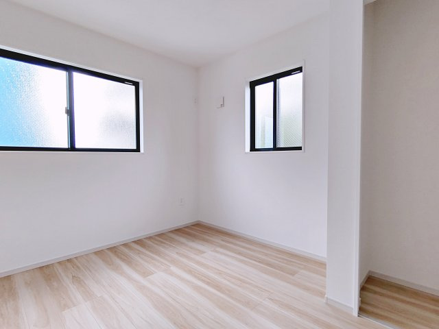 新築戸建・新築建売　郡山市緑町2期　桃見台小・第五中の洋室|4.8帖の洋室はコンパクトなので空調効率が高く過ごしやすいプライベートルーム！