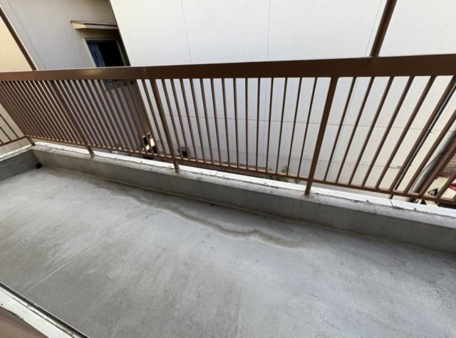 東淀川区下新庄４丁目　中古戸建のバルコニー|お洗濯にも便利なバルコニー付き