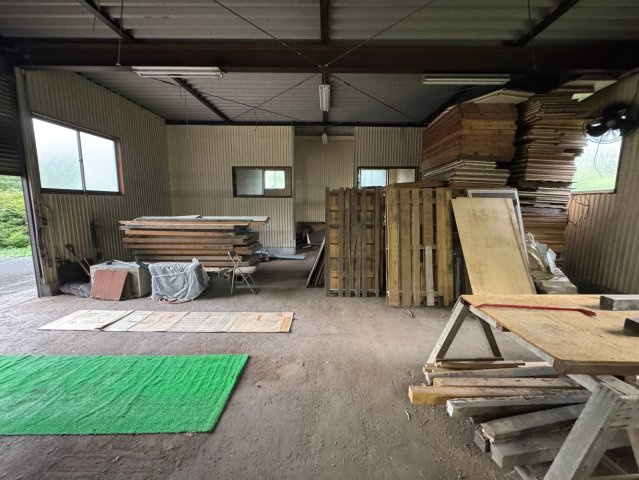 工場＆住宅♪住む×働く♪自由なスタイルを叶える中古物件　塩谷町喜佐見の設備|工場の内装です
