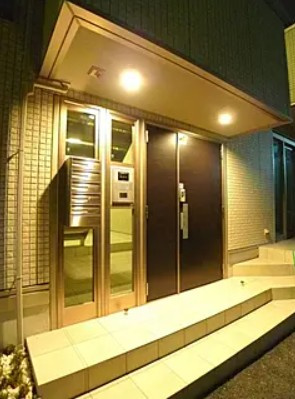 フルーム浦和のエントランス