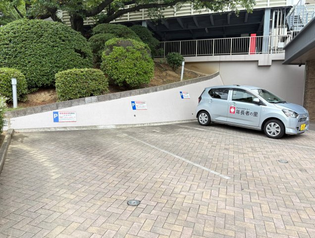サンパーク鉄王の駐車場|来客用駐車場を完備！ご家族やご友人が遊びに来た際にも便利です♪