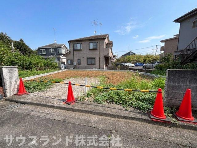 寺田町１区画～建築条件付売地～の外観|道路から敷地へのアプローチイメージが湧きやすいです。カースペースを複数台確保したり、植栽で緑豊かな玄関周りを演出したりと、外構デザインの自由度も高い土地です。理想の住まいを具体化してください。