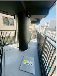 9999ビルのバルコニー