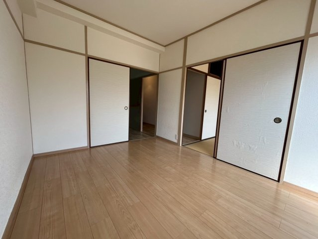 魚真マンションの居間・リビング