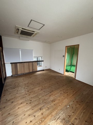 高柳栄町　宮本倉庫の内装