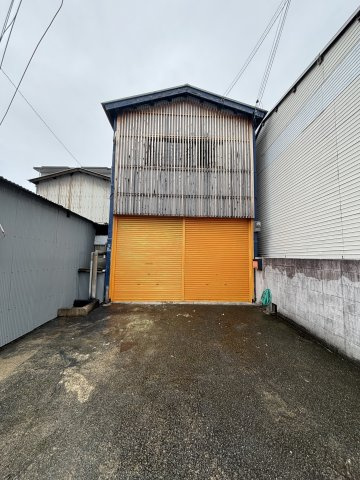 高柳栄町　宮本倉庫の外観