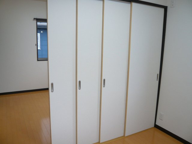 新町タウンハウスの洋室|間仕切り（洋室4.88帖・洋室4.31帖）