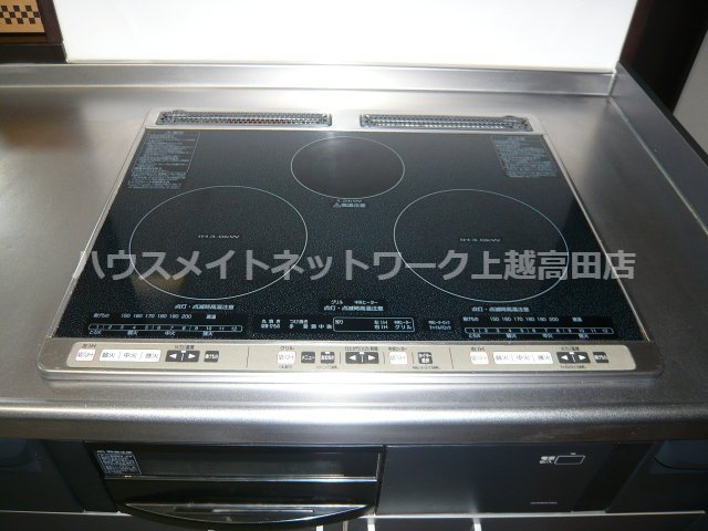 新町タウンハウスの設備|IHクッキングヒーター