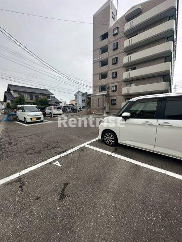 花水木Ⅱの駐車場