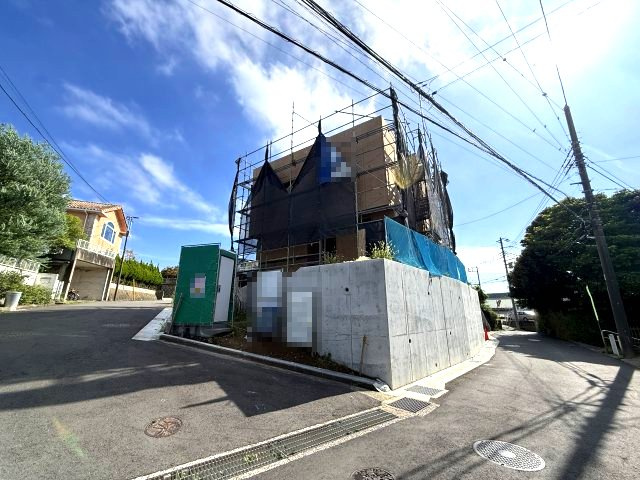 開放感ある眺望　2階キッチン　ルーフバルコニーのある3LDKの前面道路含む現地写真|前面道路