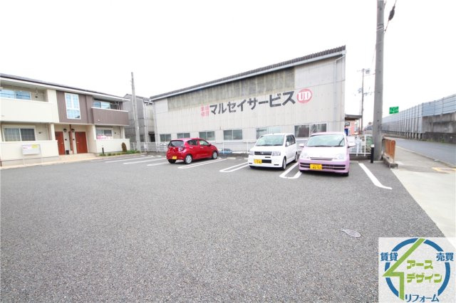 トレノ・イリーデIの駐車場
