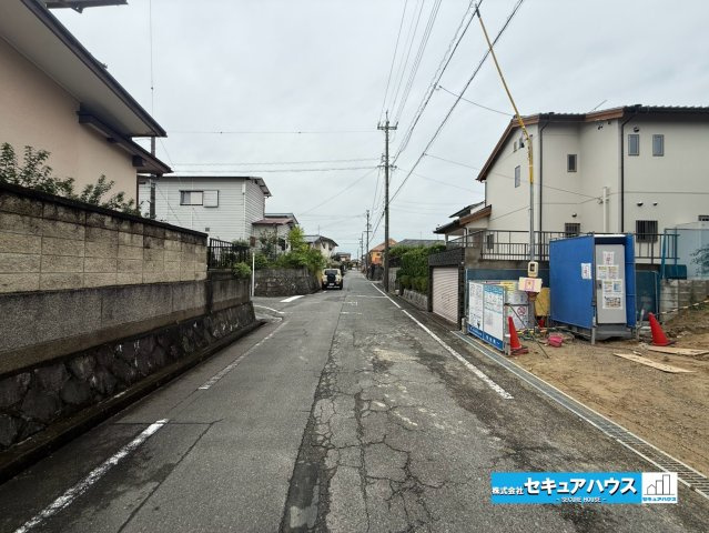 【同施工物件ご案内可能】知多市南粕谷3丁目　全1棟の前面道路含む現地写真|事前予約にて現地ご見学いただけます！お気軽にお問い合わせください♪
■株式会社　セキュアハウス■
住宅ローンに強く、知識、経験豊富なスタッフ在籍
お客様に寄り添い、ご成約後もサポート致します。