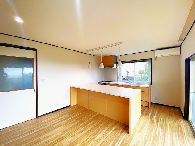 伊東市 吉田戸建の居間・リビング