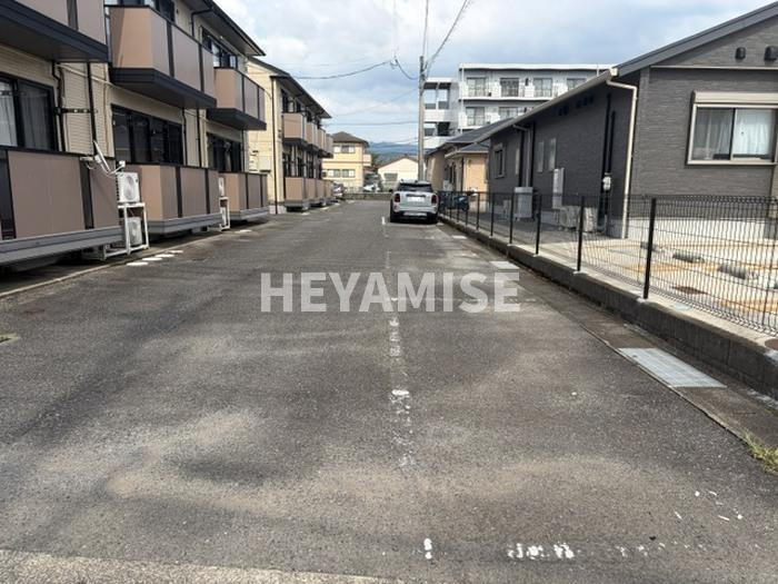 ヴィクトワールKⅠ棟の駐車場