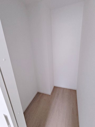 新築戸建・新築建売　郡山市緑町2期　桃見台小・第五中の収納|シェアクローゼットはご家族皆さんで共有できる収納として、季節物やアウトドア用品などの収納に便利です！
