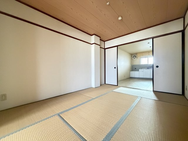 タカシハイツの和室