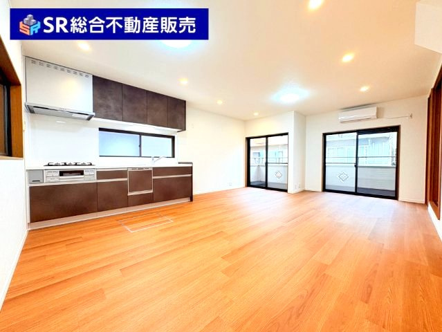 水走1丁目中古戸建の居間・リビング|広々としたリビングスペースです！