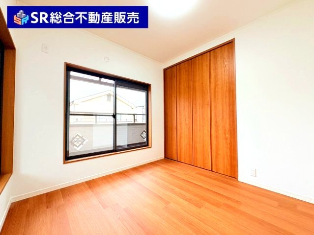 水走1丁目中古戸建の洋室|玄関と直接行き来できるので便利です！