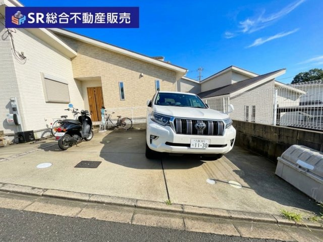 上四条町中古戸建の駐車場|お車をお持ちの方には必要な駐車場は駐車スペース2台分（車種による）です！