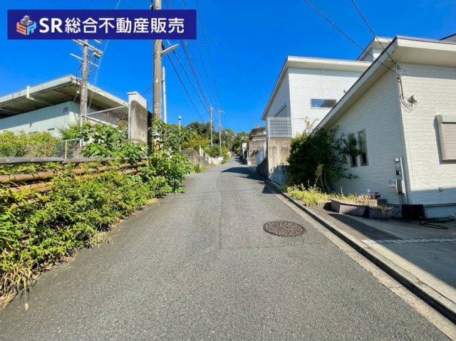 上四条町中古戸建の前面道路含む現地写真|専門知識を持ったスタッフがお客様に合った住宅ローンのご提案を致します☆