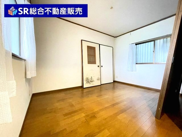下六万寺町3丁目中古戸建の洋室|当日予約も大歓迎です！土日祝、雨の日やお子様連れのお客様の送迎も可能ですのでお気になさらずお問合せ下さい。お仕事終わりのお時間にも柔軟に対応致しますのでお気軽にお申し付け下さいませ。